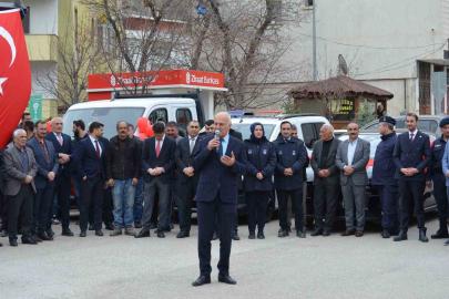 Uzundere’de hizmet seferberliği: Yeni araç filosu dualarla tanıtıldı