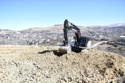 Yeşilyurt’un Mullakasım Mahallesi yeni yollarla buluşuyor