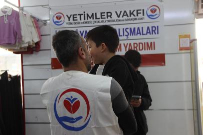 Yetimler Vakfı bayram öncesi Cizre'de yüzlerce yetim çocuğun yüzünü güldürdü