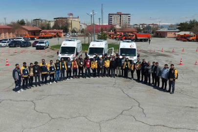 Ambulans sürücülerine sürüş eğitimi
