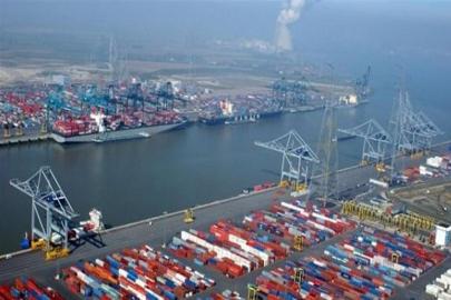 Belçika’nın Anvers Limanı’nda petrol sızıntısı: Gemi trafiği durdu