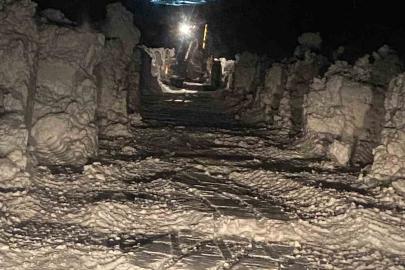 Bitlis’te karda mahsur kalan 112 ekibi kurtarıldı