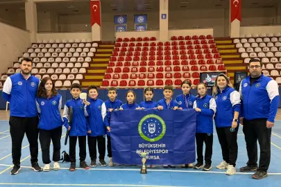 Bursa Büyükşehir Belediyespor Amasya’da madalyaları topladı