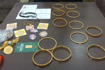 Diyarbakır'da otobüste unutulan altın dolu çanta sahibine teslim edildi