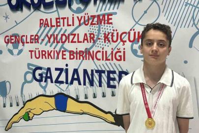 Elazığlı sporcu yüzmede Türkiye şampiyonu oldu