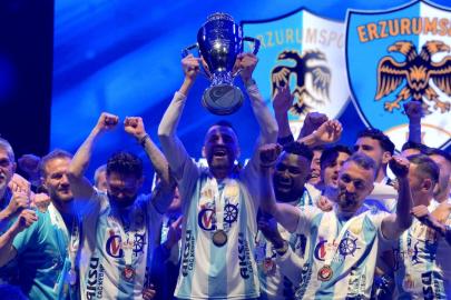Erzurumspor FK şampiyonluk kupasını aldı