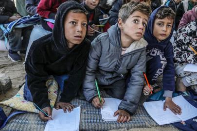 Gazze'de "kayıp nesil" alarmı: 1,5 milyon çocuk eğitimden mahrum