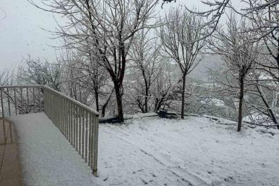 Hakkari beyaza büründü