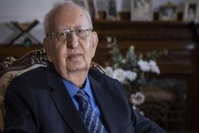 Hüsamettin Cindoruk 93 yaşında öldü