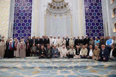 İstanbul’dan ilk hac kafilesi dualarla uğurlandı