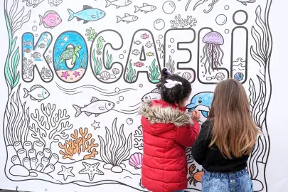 Kocaeli'de dev küp, çocukların dünyası ile renklendi