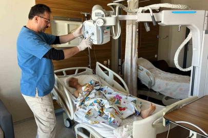 Kuzeninin öldüğünden habersiz iyileşeceği günü bekliyor