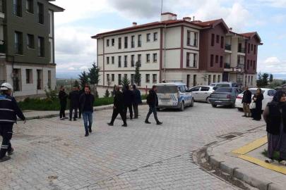 Malatya’da ev yangınında 3 kişi dumandan etkilendi