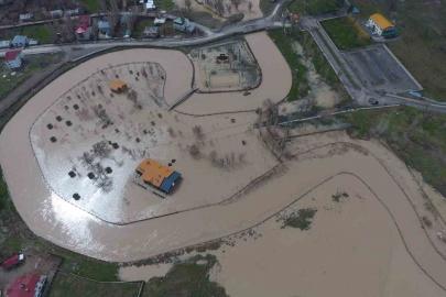 Malazgirt’te sağanak yağış su baskınlarına yol açtı