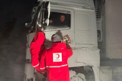 Olumsuz hava koşulları nedeni ile Tendürek Geçidi'nde ulaşımı aksıyor