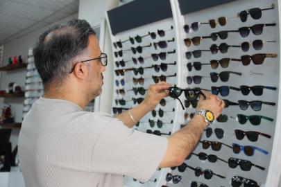 Optisyenler: Göz sağlığında en büyük hata yanlış gözlük seçimi