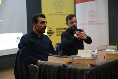 Sakarya'da Ofis Sanat Merkezi’nde Edip Cansever söyleşisi