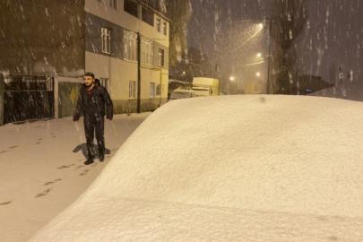 Sarıkamış’a kış geri döndü: Kar kalınlığı 15 santimetreyi aştı