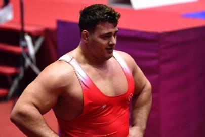 Üç milli güreşçimiz Tiran'da yarı finale yükseldi