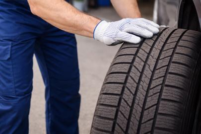 Yazın kış lastiği kullanımı fren mesafesini uzatıyor