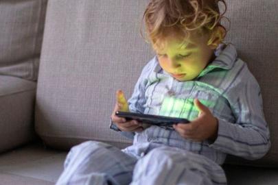 Dijital ekran tehlikesi büyüyor: Dünyadaki çocukların yarısı 2050’de miyopi olabilir