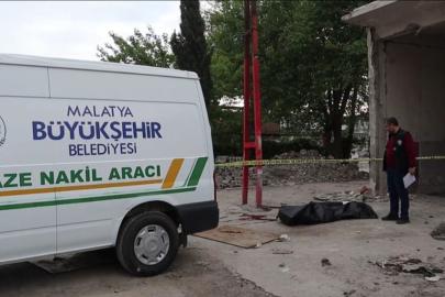 Malatya'da elektrik direğinden düşen şahıs hayatını kaybetti