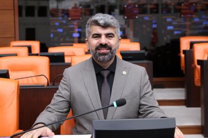 Milletvekili Dinç, TBMM’de Sumud aktivisti Tiago’nun kızına yazdığı mektubu okudu
