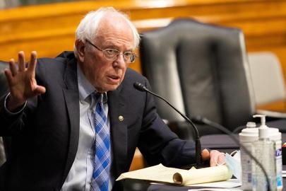 Sanders, Trump ve Netanyahu'nun bitmek bilmeyen savaşlar yürüttüğünü söyledi