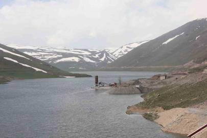 Su tutmaya başlayan Ünlendi Barajı çevresindeki köyler için 6 kilometrelik yeni yol yapılacak