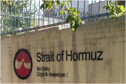 Tahran’da dikkat çeken grafitiler: Amerikalılar ve köpekler giremez