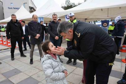 Trafik bilinci için tek yürek: Erzurum Emniyeti Havuzbaşı’ndaydı
