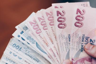 Yaşlı ve engelli aylıkları hesaplara yatırılmaya başlandı