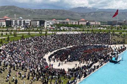 EBYÜ’de 3 bin 150 öğrenci mezuniyet sevinci yaşadı