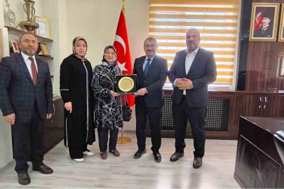 Emekli öğretmenden örnek bağış