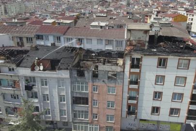 Esenyurt'ta 4 binaya sıçrayan çatı yangını kontrol altına alındı