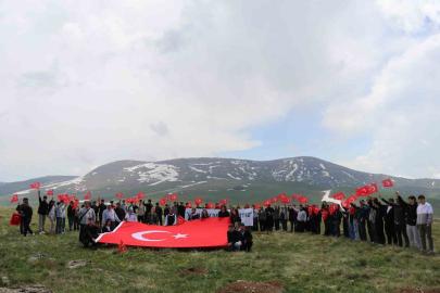 Gençler şühedanın izinde yürüdü