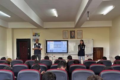 Kars’ta öğrencilere siber güvenlik eğitimi: 100 öğrenci bilinçlendirildi