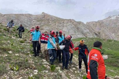 Kırsalda düşerek bacağını kıran şahıs 5 saatlik çalışmayla kurtarıldı