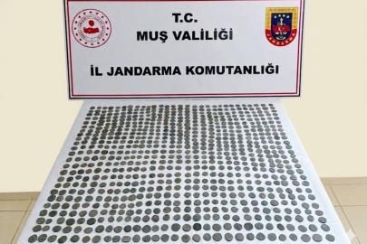 Muş’ta 749 adet tarihi sikke ele geçirildi