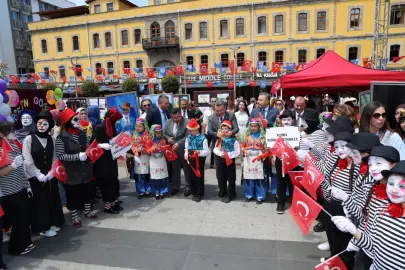 Trabzon’da Kültür ve Sanat Festivali renkli görüntülerle başladı