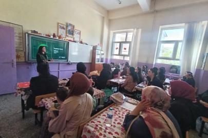 Yeşilay Kars Şubesi’nden velilere bağımlılıkla mücadele eğitimi