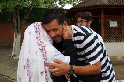 "İnsanlık ölmemiş" dedirttiler, cüzdanını kaybeden yaşlı kadını sevindirdiler