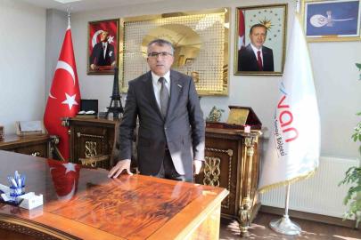 Van OSB Başkanı Aslan’dan yatırımcılara çağrı: "Memleketinize yatırım yapın, hem siz kazanın hem Van kazansın hem de gençlerimiz göç etmesin"