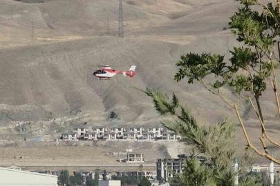 Hamile kadın ambulans helikopter ile Van’a getirildi