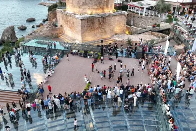 Antalya'da 2 bin yıllık atmosferde sanat ve manzara buluştu