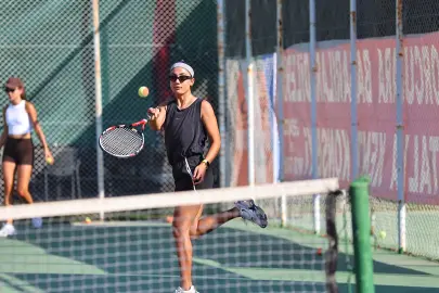 Antalya’da ücretsiz tenis kurslarıyla spor herkese ulaşıyor