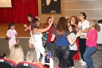 Çiğli Komedi Akşamları sezonu Roman gecesiyle açtı