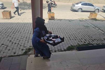 Elazığ’da dilenci operasyonu: Seyyar satıcı kılığına girerek kaçmaya çalıştı