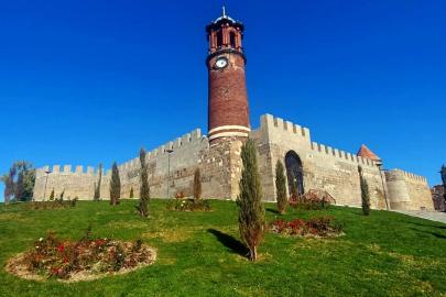 Erzurum’da tarihi Saat Kulesi geçici ziyarete kapatılıyor