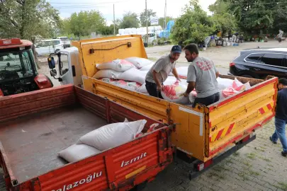 İzmit'te yangında zarar gören üreticileri yalnız bırakmadı